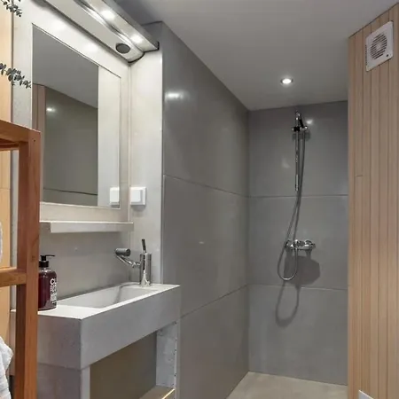 Dinbnb L Penthouse L Two Bath L Bathtub L Self Check-in Apartment